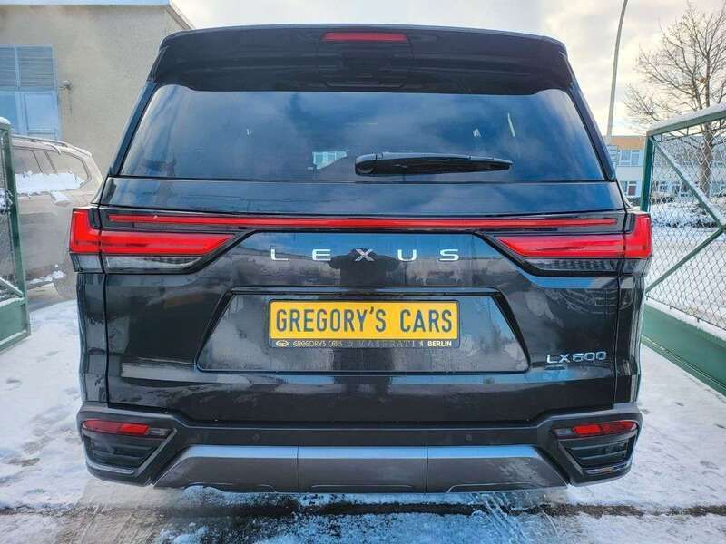 Gebraucht Lexus LX600 415 PS (305 kW) 2023 Raven black SUV