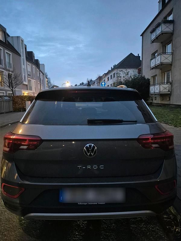 Gebraucht VW T-Roc 150 PS (110 kW) 2025 Grau SUV