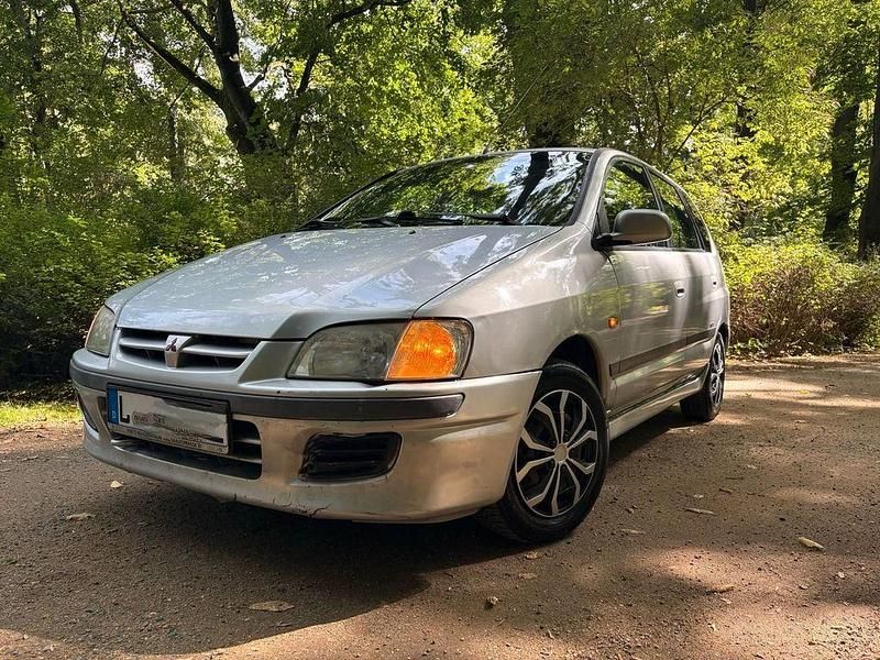 Grau Gebraucht 2000 Mitsubishi Space Star Van / Kleinbus | 1.000 € (Teuer) - Bild 1/4