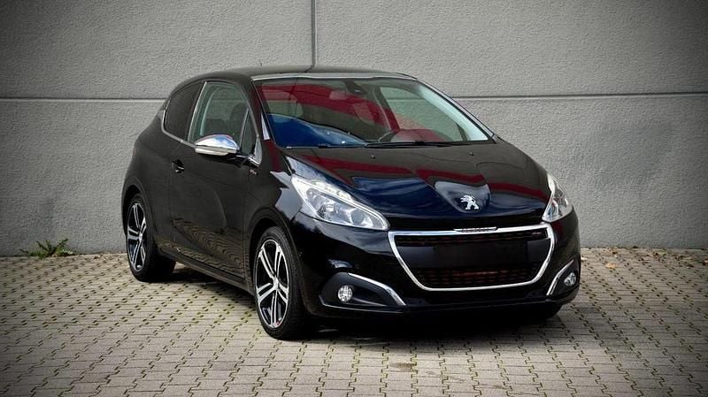 Gebraucht Peugeot 208 Allure 110 PS (80 kW) 2016 Schwarz Kleinwagen