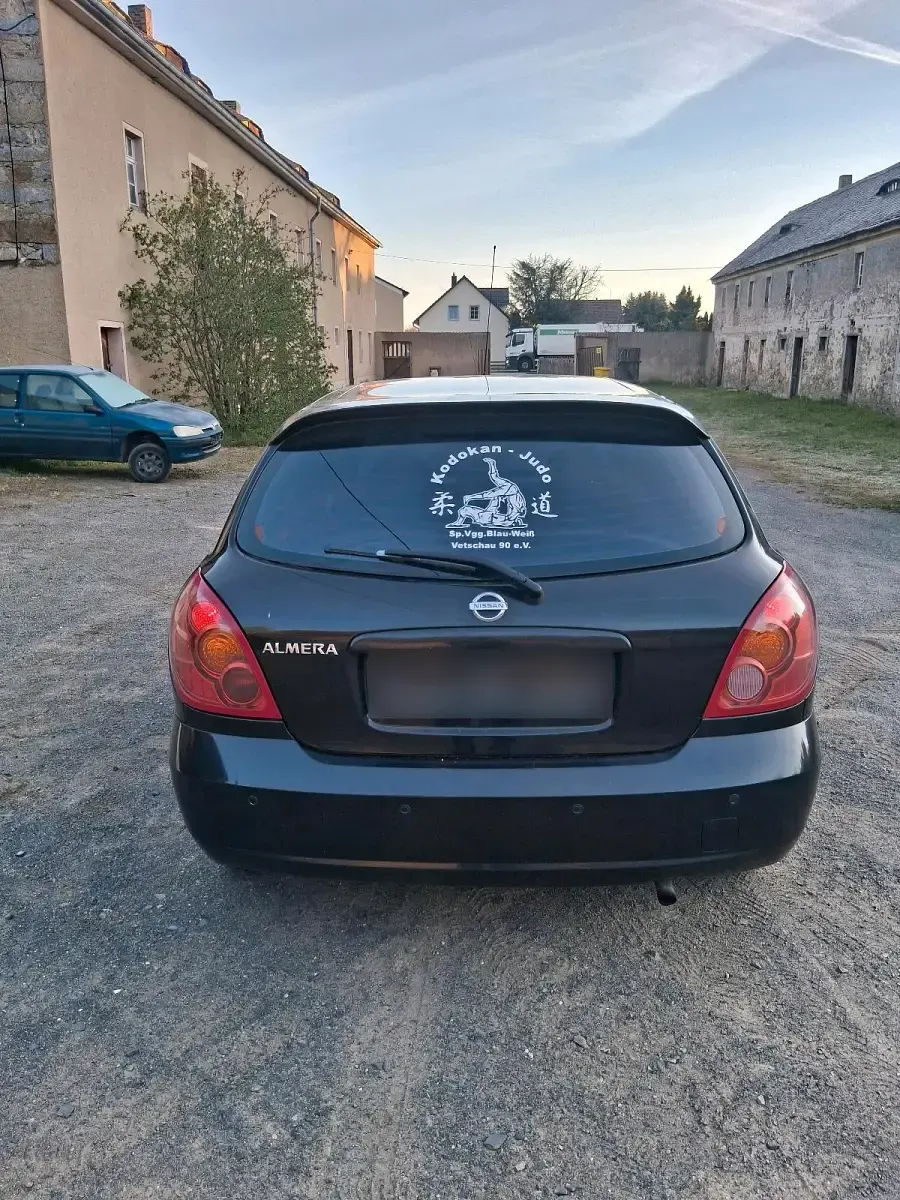 Gebraucht Nissan Almera 98 PS (72 kW) 2006 Schwarz Kleinwagen