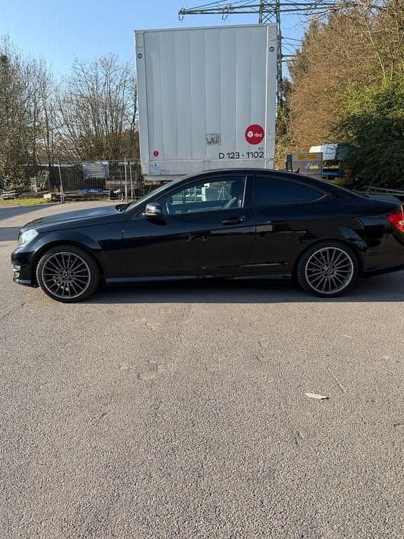 Gebraucht Mercedes C180 156 PS (114 kW) 2012 Schwarz Coupé