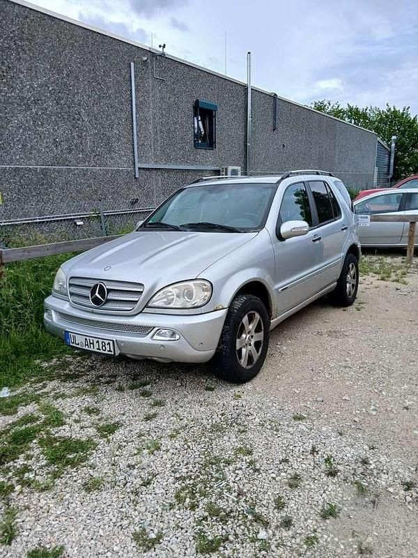 Silber Gebraucht 2005 Mercedes ML270 SUV | 5.500 € (Fairer Preis) - Bild 1/4