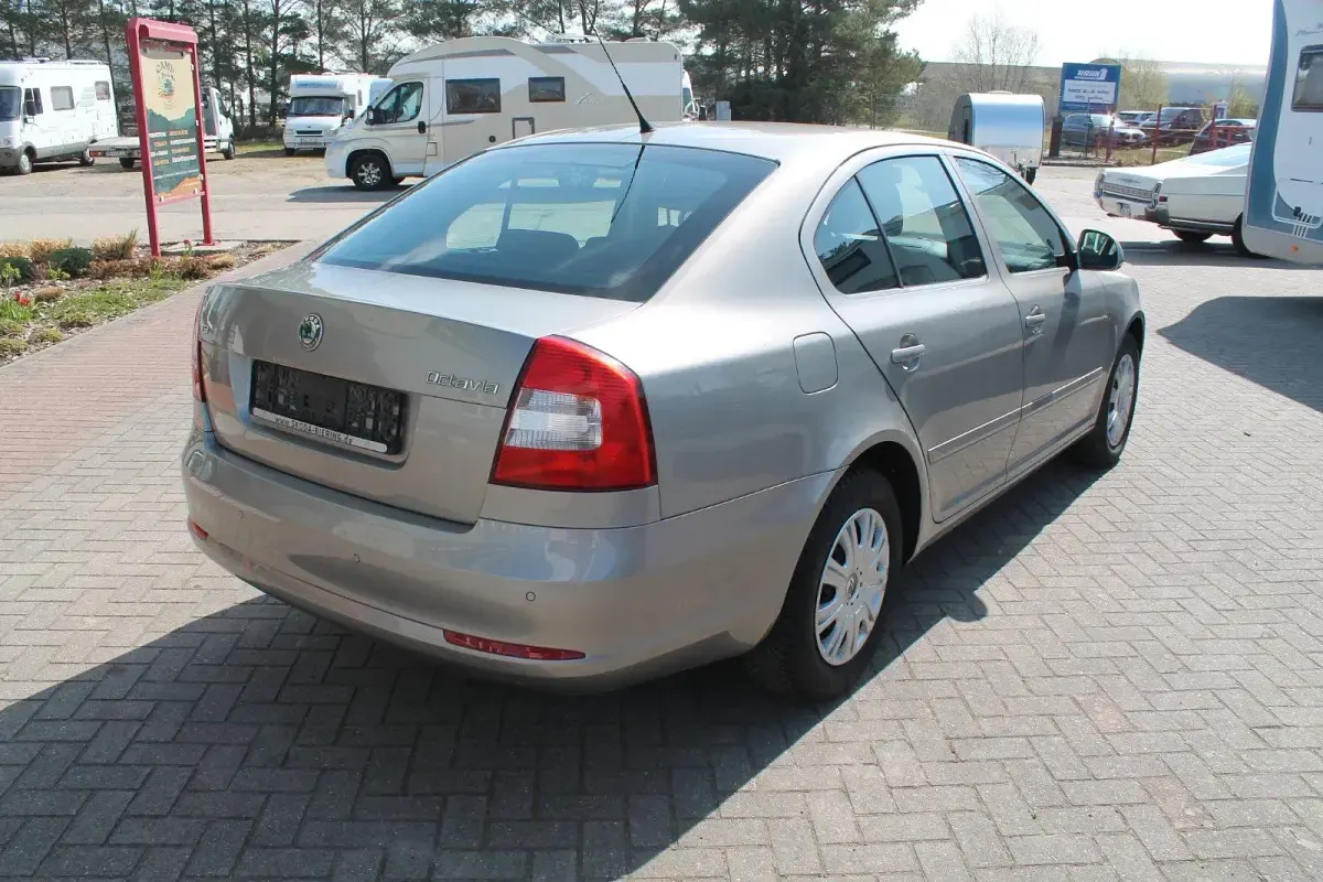 Gebraucht Skoda Octavia 122 PS (89 kW) 2009 Beige Limousine