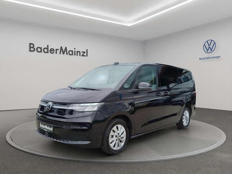 Deep black perleffekt Gebraucht 2024 VW Multivan Life Van | 50.490 € (Superpreis) - Bild 1/4