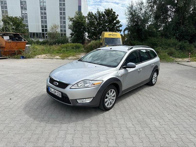 Gebraucht Ford Mondeo Trend 125 PS (91 kW) 2009 Silber Limousine