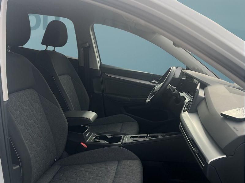 Gebraucht VW Golf VIII 116 PS (85 kW) 2024 Weiß Kleinwagen