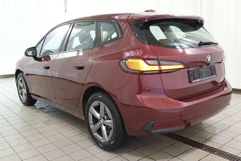 Gebraucht BMW 218 Active Tourer 136 PS (100 kW) 2024 Rot Van / Kleinbus
