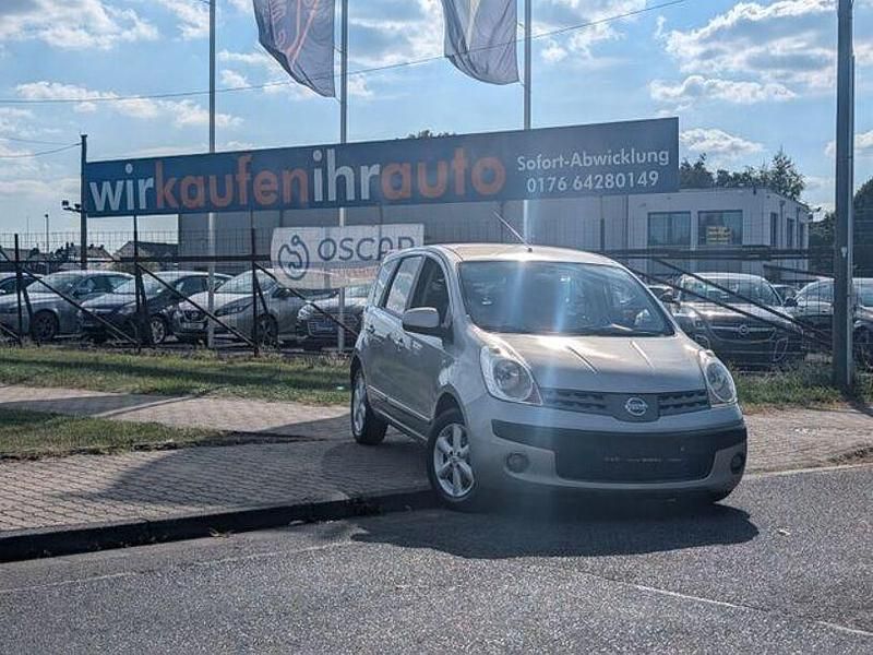 Silver (m) (metallic) Gebraucht 2006 Nissan Note Acenta Van / Kleinbus | 4.899 € (Etwas zu teuer) - Bild 1/4