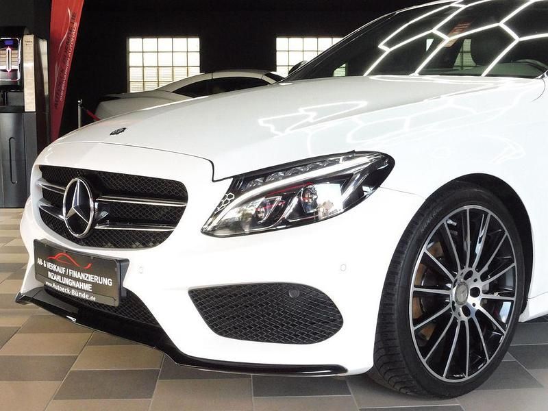 Weiß Gebraucht 2016 Mercedes C200 AMG line Limousine | 19.299 € (Fairer Preis) - Bild 1/4