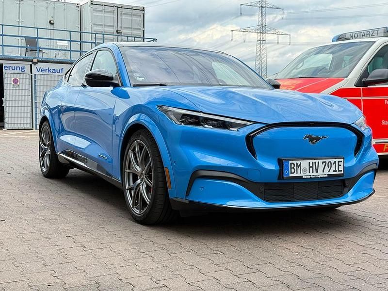 Gebraucht Ford Mustang Premium 269 PS (197 kW) 2023 Blau Limousine