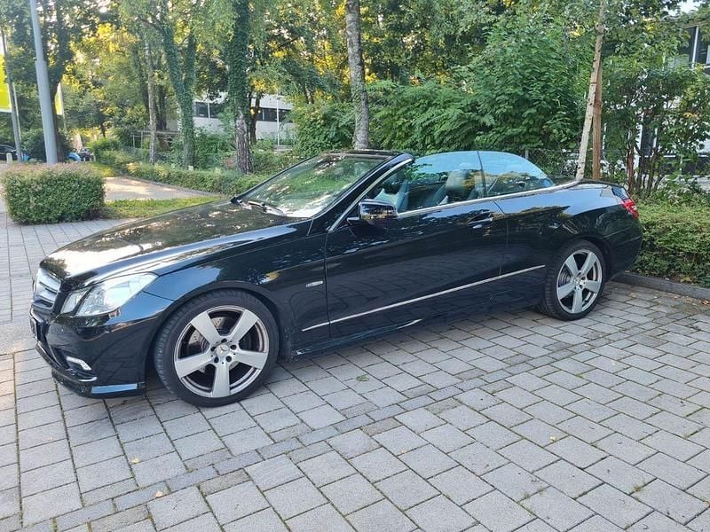 Schwarz Gebraucht 2010 Mercedes E350 AMG Cabrio | 15.850 € (Fairer Preis) - Bild 1/4