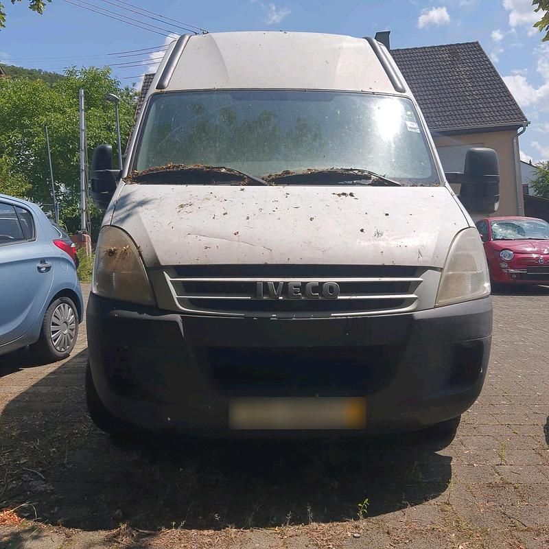 Weiß Gebraucht 2009 Iveco Daily Van / Kleinbus | 2.299 € - Bild 1/4