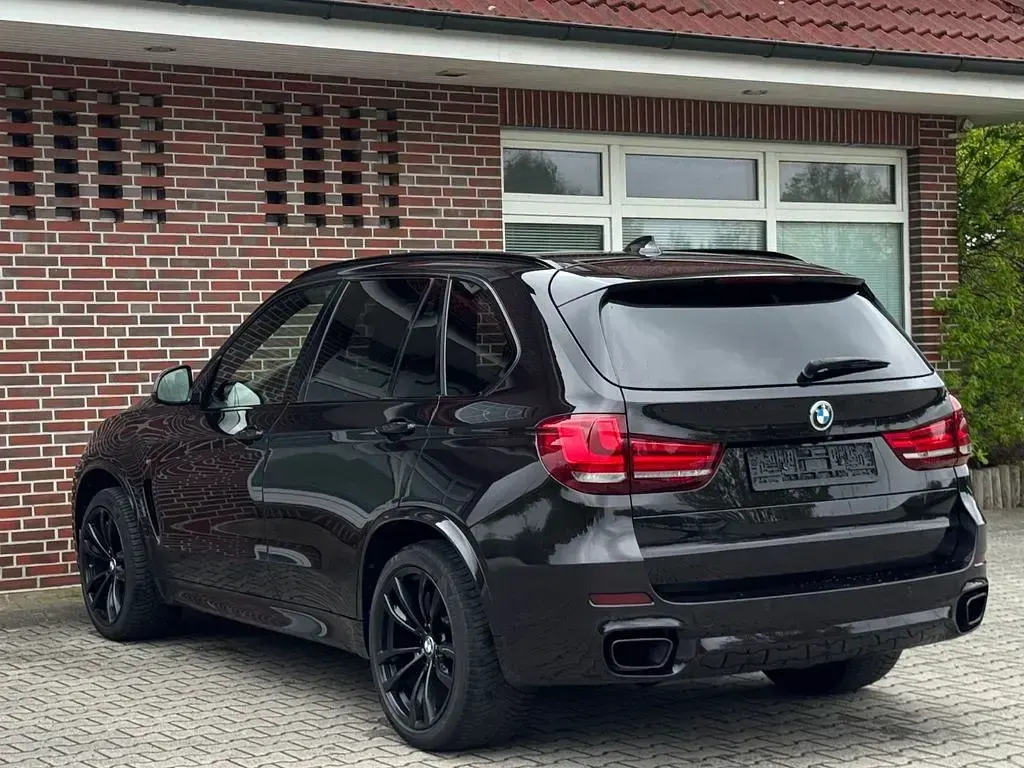 Gebraucht BMW X5 M50 Performance 381 PS (280 kW) 2017 Rubinschwarz metallic SUV