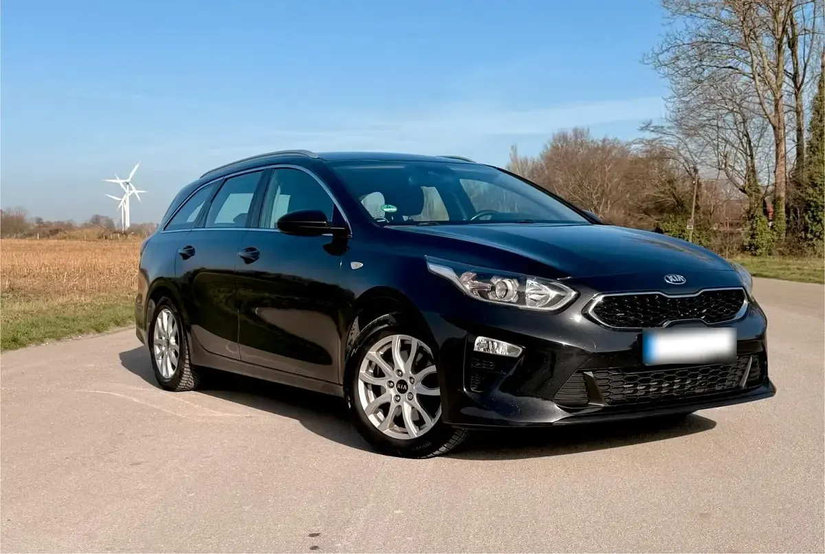 Gebraucht Kia Ceed 136 PS (100 kW) 2021 Schwarz Kleinwagen
