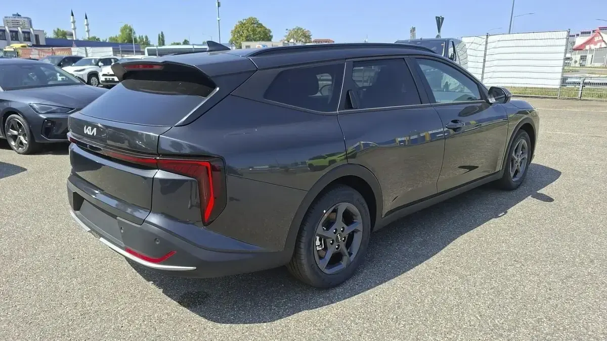 Neu Kia K4 Vision 150 PS (110 kW) 2026 Stahlgrau metallic Kombi