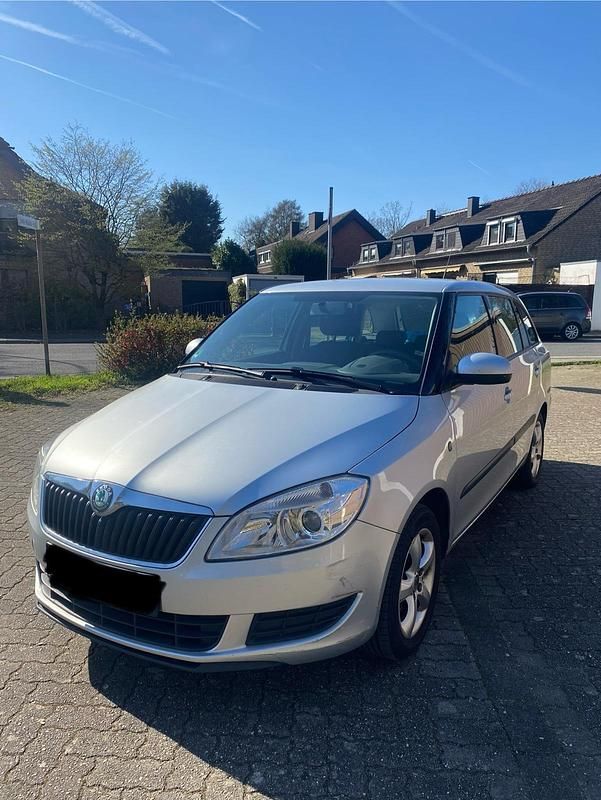 Gebraucht Skoda Fabia 90 PS (66 kW) 2010 Silber Kombi