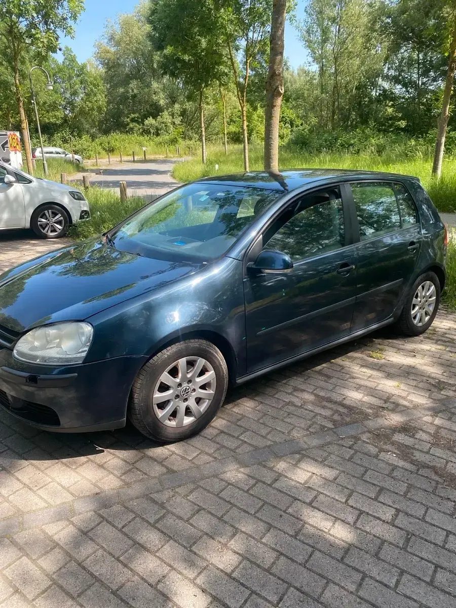 Gebraucht VW Golf V 102 PS (75 kW) 2005 Blau Kleinwagen