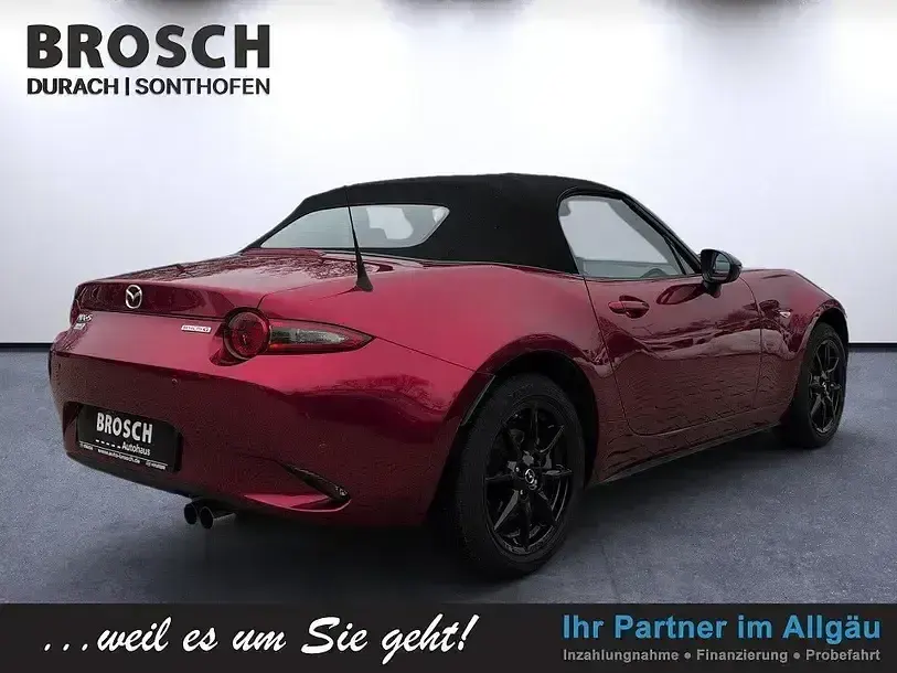 Używany Mazda MX5 Ad'Vantage 132 KM (97 kW) 2022 Czerwony Kabriolet