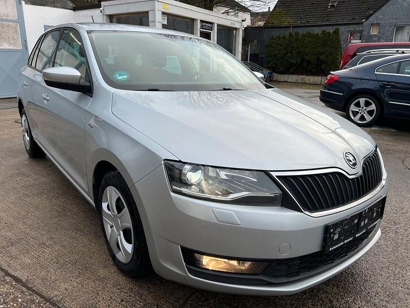 Gebraucht Skoda Rapid Drive 116 PS (85 kW) 2017 Silber Kleinwagen