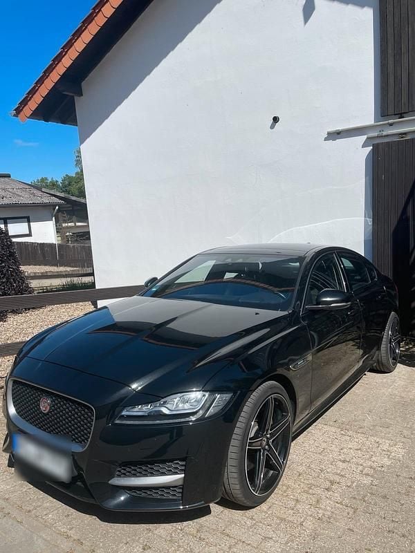 Gebraucht Jaguar XF R-Sport 300 PS (220 kW) 2017 Schwarz Coupé