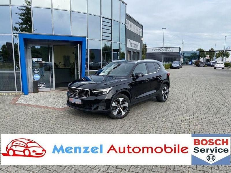 Schwarz Gebraucht 2023 Volvo XC40 Plus SUV | 30.900 € (Etwas zu teuer) - Bild 1/4