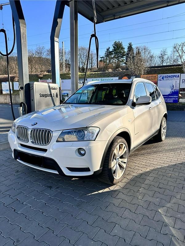 Weiß Gebraucht 2011 BMW X3 SUV | 14.800 € (Fairer Preis) - Bild 1/4