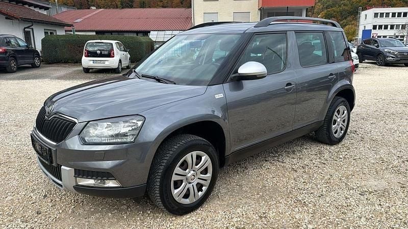 Grau Gebraucht 2018 Skoda Yeti Active SUV | 12.900 € (Guter Preis) - Bild 1/4