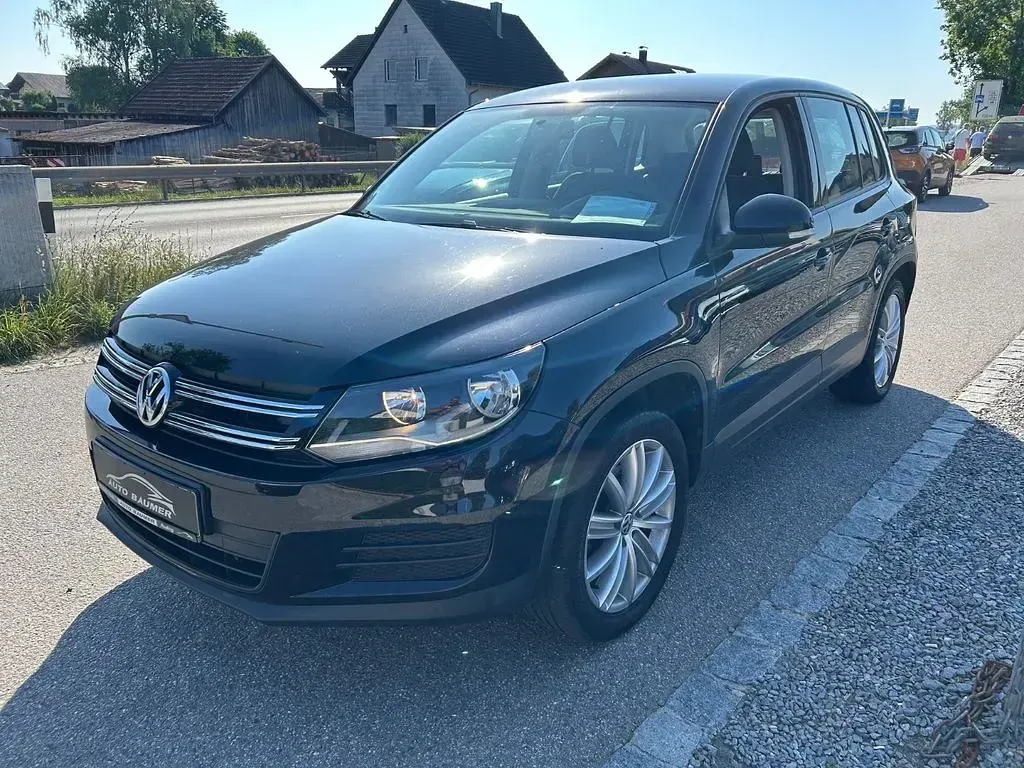 Gebraucht VW Tiguan Trendline 140 PS (102 kW) 2013 Schwarz SUV