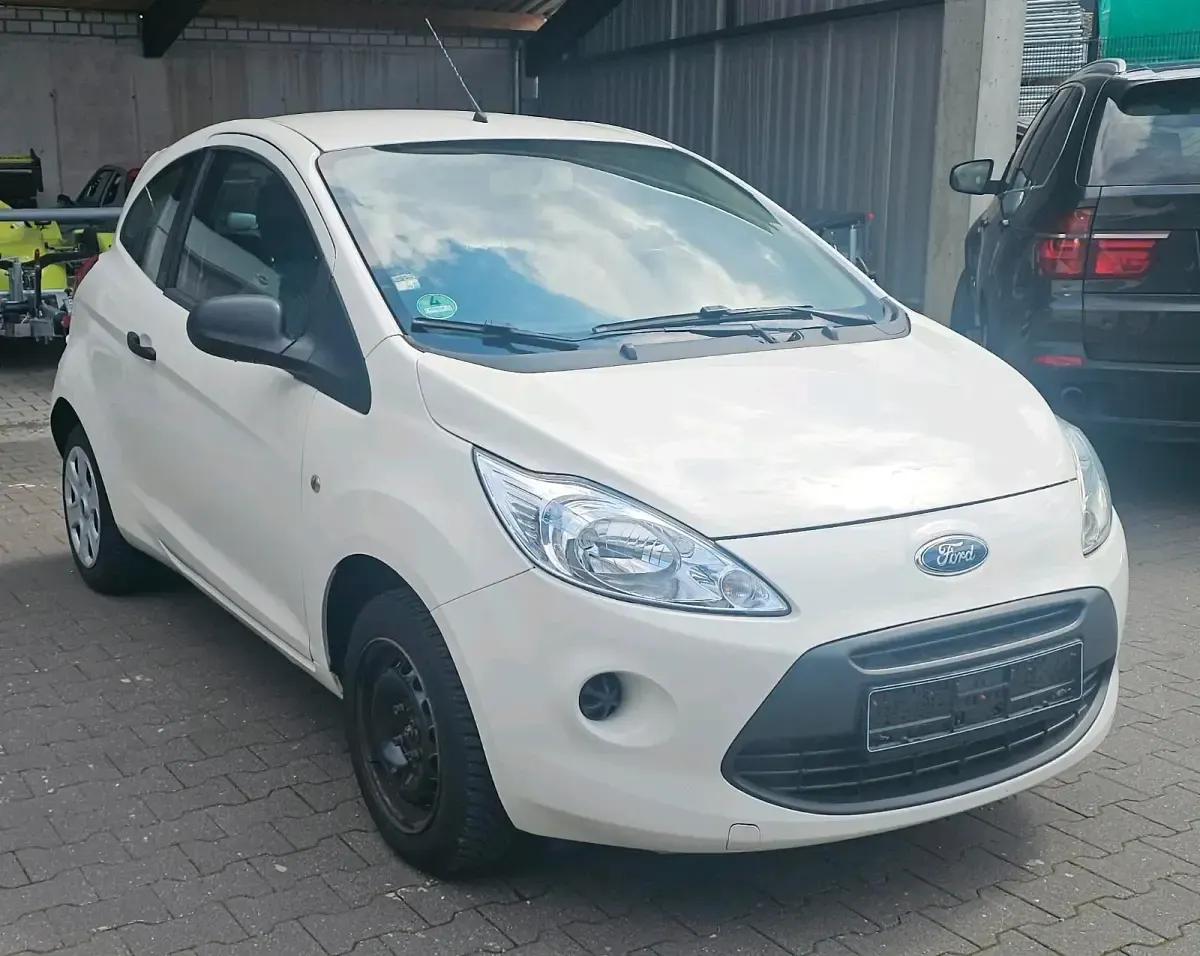 Gebraucht Ford Ka 69 PS (50 kW) 2015 Weiß Kleinwagen