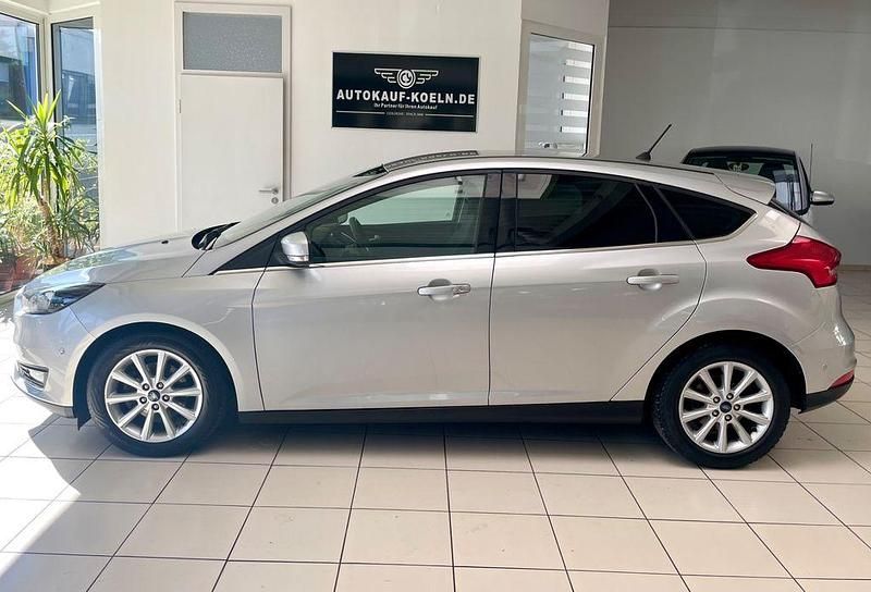 Gebraucht Ford Focus Titanium 125 PS (91 kW) 2018 Silber Limousine