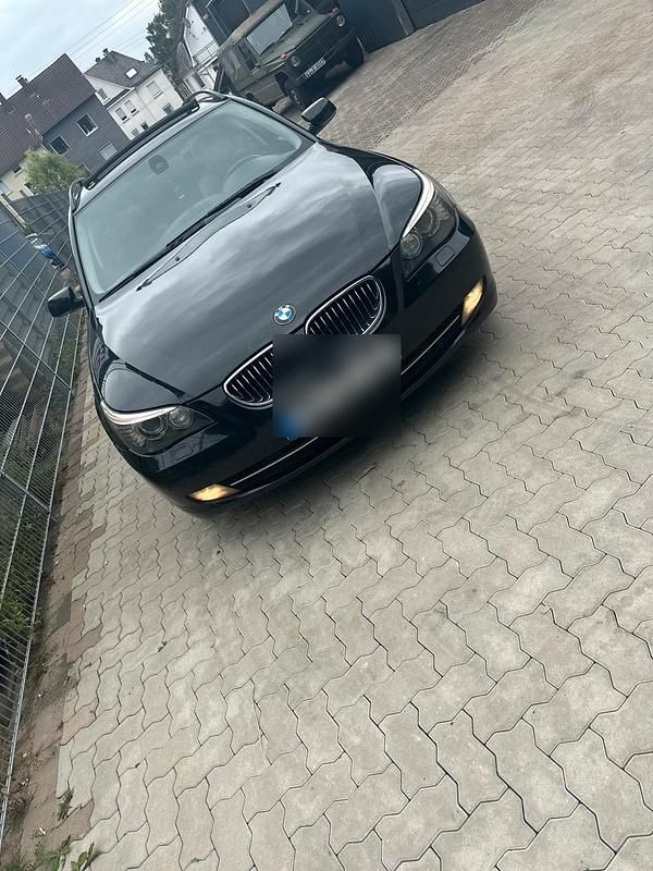 Gebraucht BMW 525 197 PS (144 kW) 2008 Schwarz Kombi