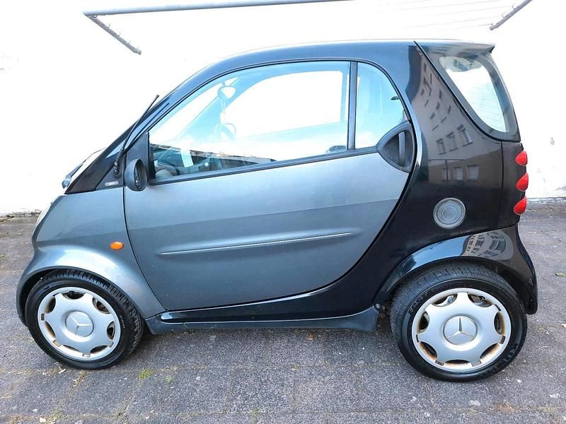 Grau Gebraucht 2002 Smart ForTwo Coupé Kleinwagen | 2.800 € - Bild 1/4