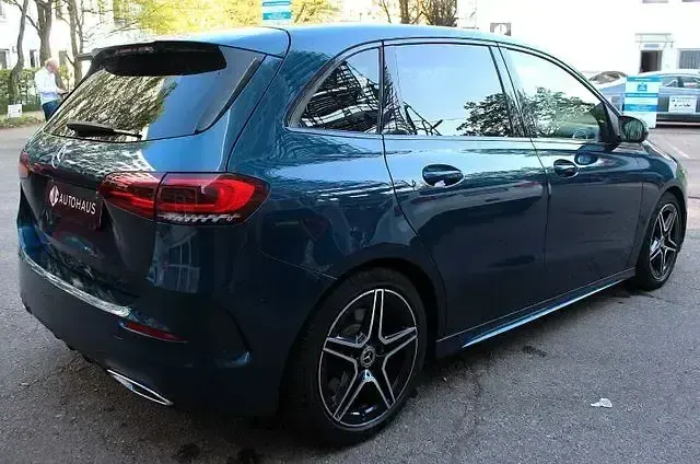Gebraucht Mercedes B250 AMG line 224 PS (164 kW) 2020 Blau Van / Kleinbus