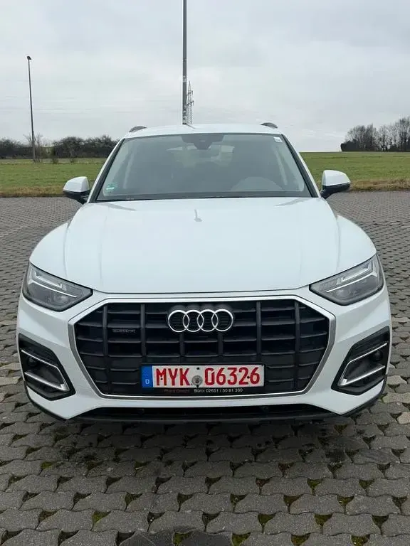 Używany Audi Q5 Basis 204 KM (150 kW) 2022 Biały SUV