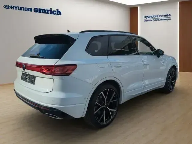 Gebraucht VW Touareg R-line 286 PS (210 kW) 2024 Weiß SUV