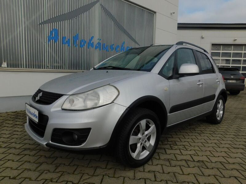 Silber Gebraucht 2010 Suzuki SX4 Comfort Limousine | 6.999 € (Teuer) - Bild 1/4