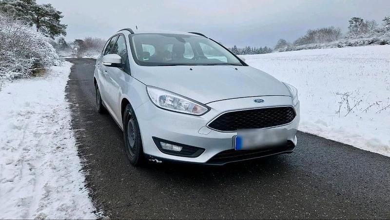 Grau Gebraucht 2017 Ford Focus Business Edition Kombi | 11.700 € (Etwas zu teuer) - Bild 1/4