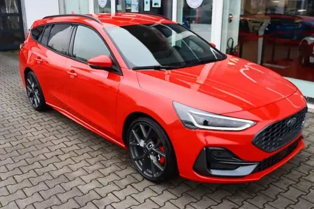 Neu Ford Focus ST 280 PS (205 kW) 2026 Racered Kombi