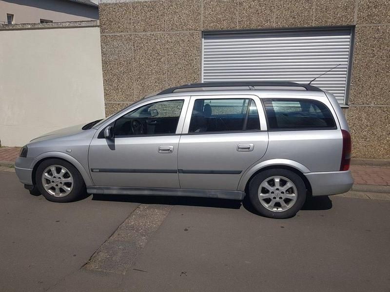 Silber Gebraucht 2004 Opel Astra Kombi | 587 € (Guter Preis) - Bild 1/4
