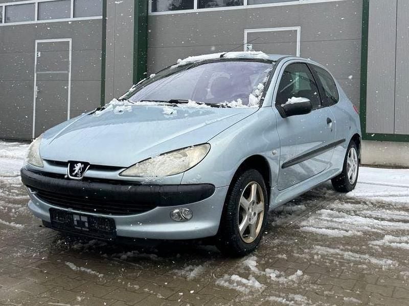 Gebraucht Peugeot 206 75 PS (55 kW) 2002 Limousine