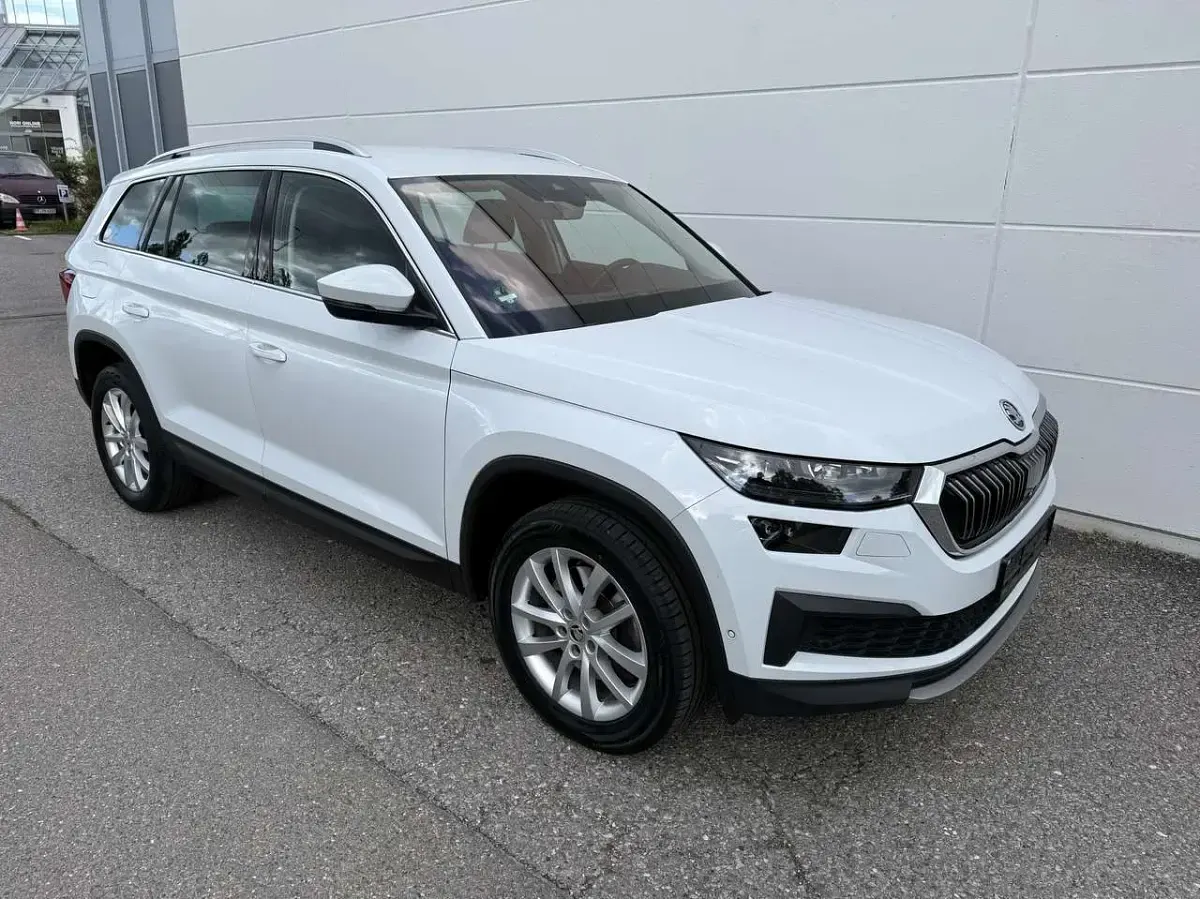 Gebraucht Skoda Kodiaq Style 200 PS (147 kW) 2023 Moonweiss metallic SUV