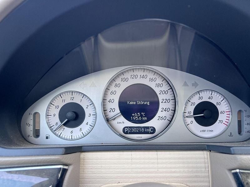 Gebraucht Mercedes E500 Avantgarde 306 PS (225 kW) 2004 Beige Kombi