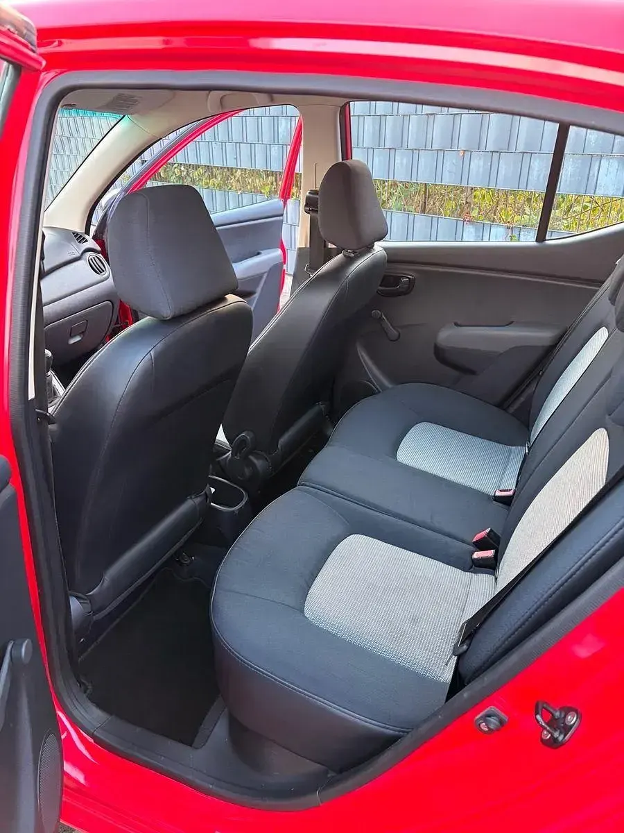 Gebraucht Hyundai i10 67 PS (49 kW) 2009 Rot Kleinwagen
