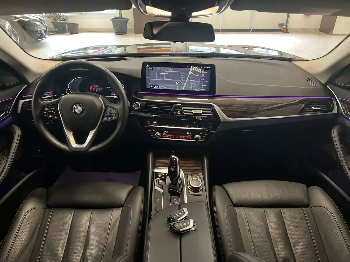 Gebraucht BMW 530 Performance 286 PS (210 kW) 2022 Grau Limousine