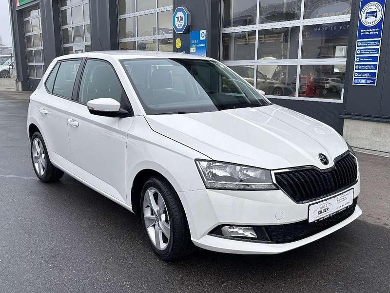 Weiß Gebraucht 2020 Skoda Fabia Cool Plus Kleinwagen | 12.500 € (Fairer Preis) - Bild 1/4
