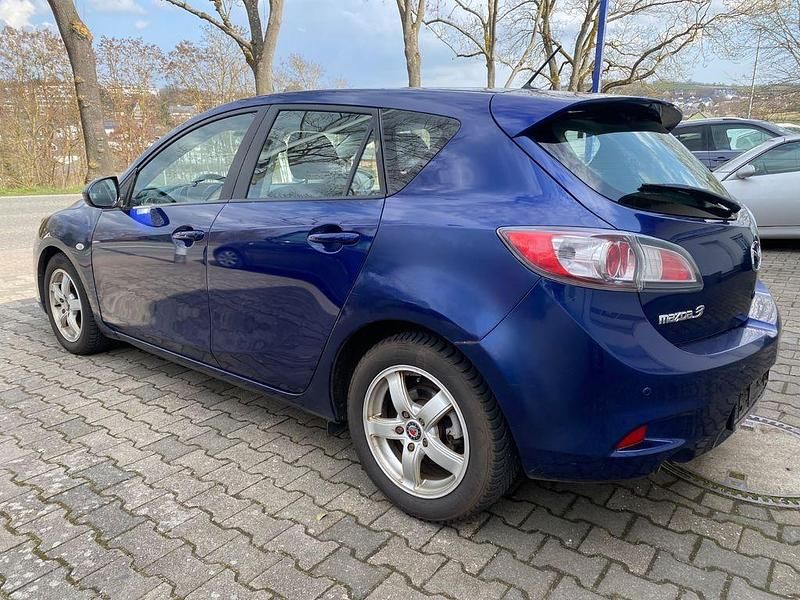 Gebraucht Mazda 3 Edition 105 PS (77 kW) 2012 Blau Limousine