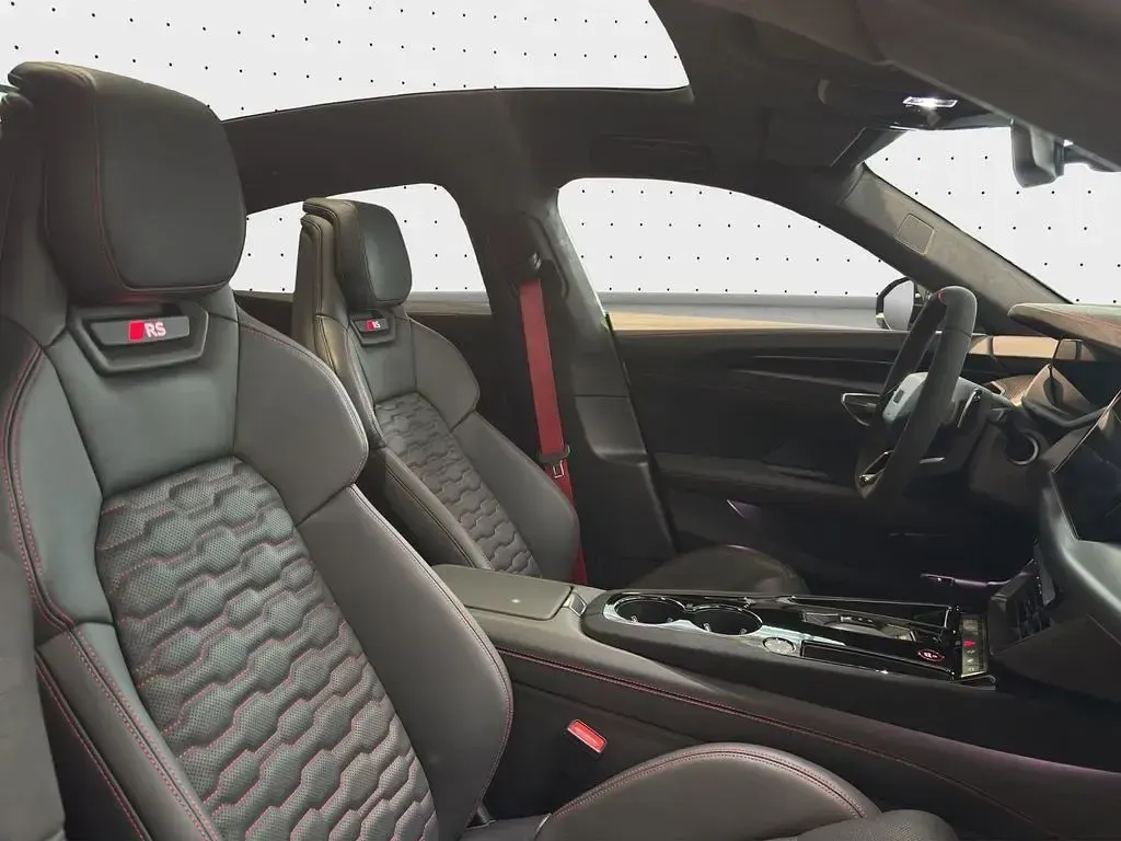 Neu Audi e-tron GT quattro Performance 550 kW (748 PS) 2026 6y daytonagrau perleffekt Limousine