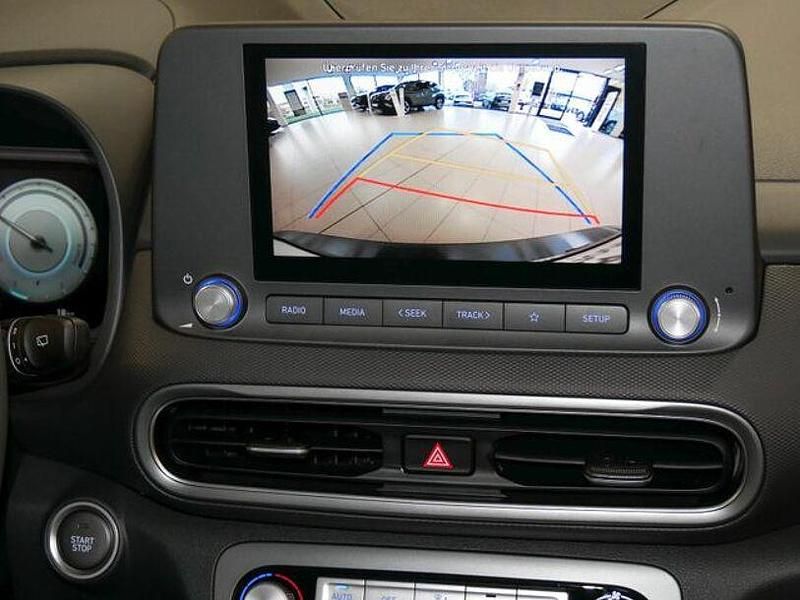 Gebraucht Hyundai Kona Select 100 kW (136 PS) 2022 Dark knight / mic SUV