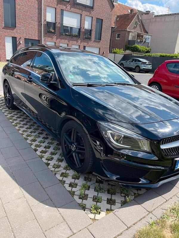 Schwarz Gebraucht 2015 Mercedes CLA220 AMG Limousine | 14.000 € (Superpreis) - Bild 1/4